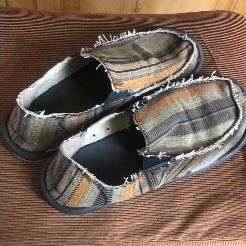 Men’s Sanuk shoes
